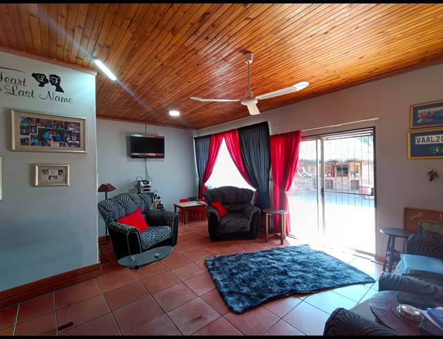 3 BEDROOM HOUSE FOR SALE IN VANDERBIJLPARK CW 5